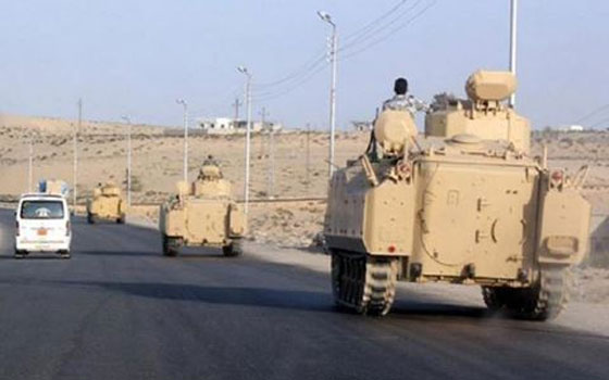 مصر اليوم - إصابة 9 أشخاص في استهداف مُدرَّعة في العريش