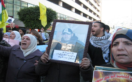   مصر اليوم - مسيرة في نابلس تضامنًا مع الأسرى