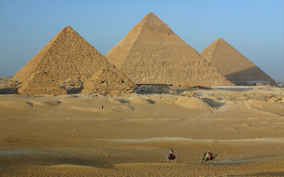   مصر اليوم - وزير الآثار يتابع الحالة الأمنية ومنظومة تطوير منطقة آثار الهرم