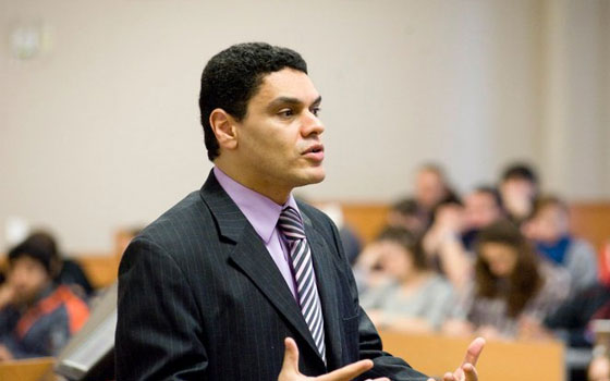   مصر اليوم - عبد الفتاح يرى أن الشعب المصري يختار موظفاً بدرجة رئيس جمهورية