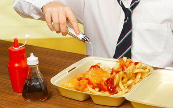   مصر اليوم - تناول الدهون غير المناسبة يزيد خطر الإصابة بالجلطات القلبية