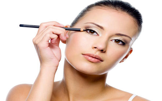   مصر اليوم - نصائح للمحافظة علي الماكياج في فصل الصيف