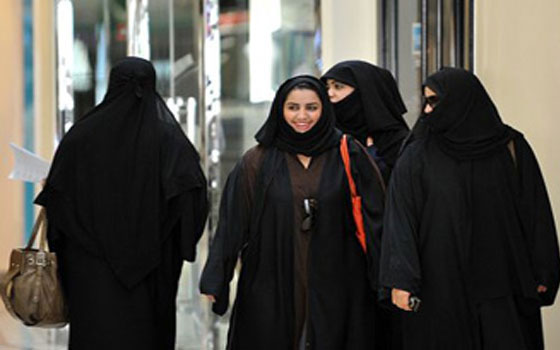   مصر اليوم - لجنة في الغرفة التُّجاريَّة ترصد نقصًا في التَّقدم إلى وظائف نسائيَّة في الرِّياض