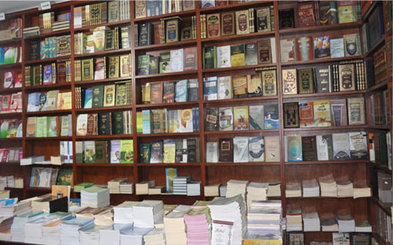   مصر اليوم - 4000 كتاب تراثي هدية من حاكم الشارقة للمجمع العلمي