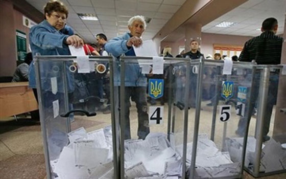   مصر اليوم - أوكرانيا تعلن بطلان استفتاء شرق البلاد وتعتبره مهزلة إجرامية