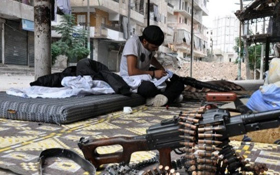   مصر اليوم - مقتل 8 من النصرة بانفجار داخل مقرهم في كفرنبل ومصير 20 لايزال مجهولا