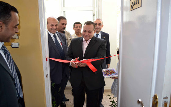 مصر اليوم - محافظ الإسماعيلية يفتتح منظومة المراقبة الإلكترونيّة في المجمّع التعليميّ