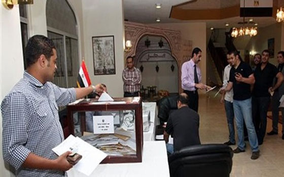   مصر اليوم - بدران يناقش مع رئيس بيت الأعمال الوطنيّ الكويتيّ مشاركة الخارج في الانتخابات