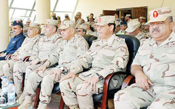   مصر اليوم - وزير الدفاع يشهد مناورة للجيش الثالث في منطقة عجرود