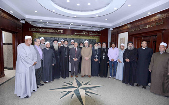   مصر اليوم - محافظ الأقصر: نحرص على تقديم الدعم لبيت العائلة