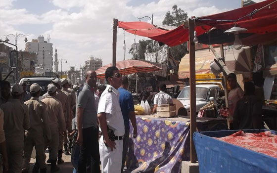 مصر اليوم - مديريّة أمن السويس تزيل الإشغالات من الأحياء الخمسة