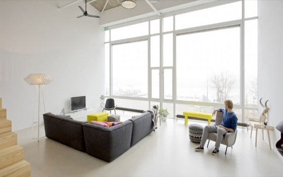   مصر اليوم - المنزل البسيط أروع بالألوان الفاتحة واللوحات الكبيرة على الحوائط