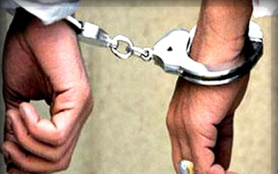   مصر اليوم - أمن بورسعيد يقبض على أحد مقتحمي السجن عقب الحكم في مذبحة الاستاد