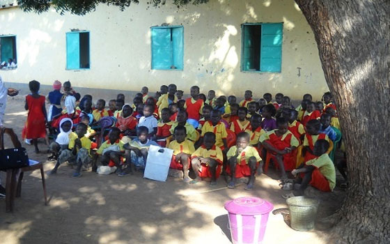 مصر اليوم - بابكر يطلق مشروعاً لرفع مستوى استيعاب التلاميذ في مدارس جنوب كردفان