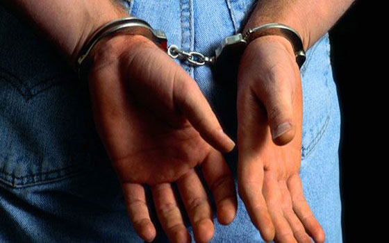   مصر اليوم - توقيف 3 إخوان وبحوزتهم عبوات مولوتوف بقصد الاعتداء على الأمن