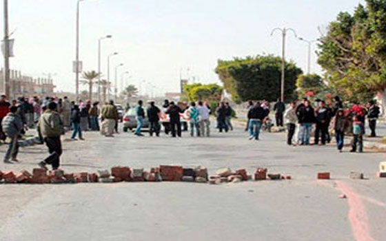   مصر اليوم - الأمن يتصدى لعناصر إخوانية قامت بقطع ثلاثة طرق في الشرقية