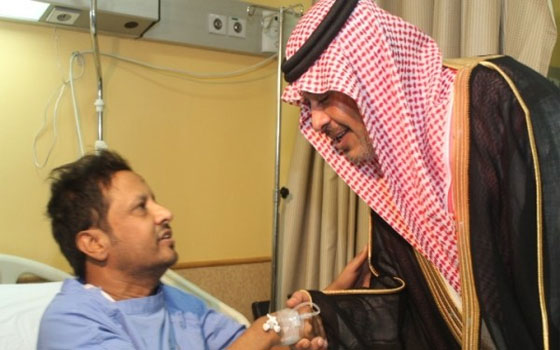   مصر اليوم - أمير منطقة الباحة يزور عدداً من المرضى في مستشفى الملك فهد