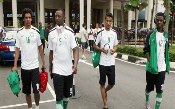   مصر اليوم - المنتخب السعودي الأول لكرة القدم يجري تمارين استرجاعية