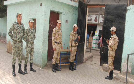   مصر اليوم - بعثة الإتحاد الأوروبي تتفقد اللجان الانتخابيّة في المعادي