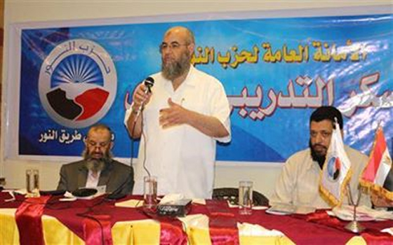   مصر اليوم - حزب النور يتلقى أراء أعضائه بشأن مرشحي الرئاسة