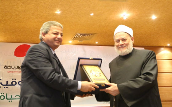 مصر اليوم - عبدالعزيز يوقع بروتوكول تعاون مع مؤسستي مصر الخير وأجيال مصر للتنميَّة