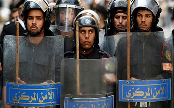   مصر اليوم - تشديدات أمنيَّة في سوهاج للنطق بالحكم على 8 إخوان