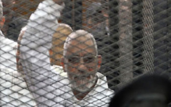   مصر اليوم - استئناف مُحاكمة بديع و50 آخرين في قضية غرفة عمليات رابعة