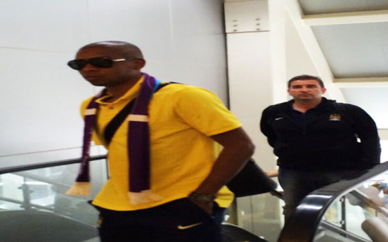   مصر اليوم - بعثة مانشيستر سيتي تصل الإمارات لمواجهة نجوم الخليج