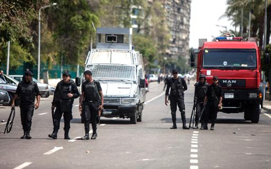 مصر اليوم - قتيل في مواجهات بين مؤيدي ومعارضي مرسي في القاهرة