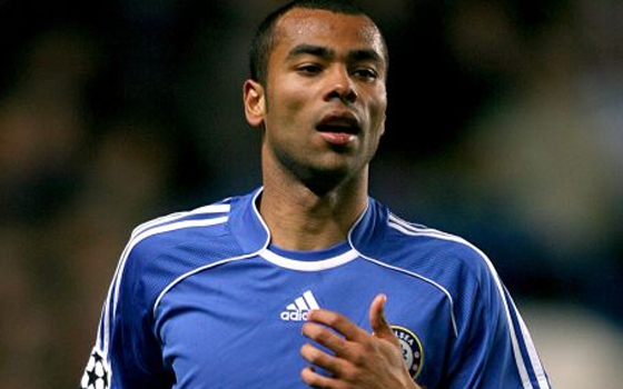 مصر اليوم - اللاعب آشلي كول يعلن رحيله عن تشيلسي