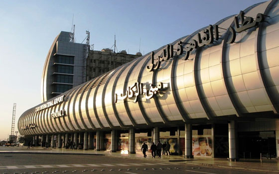   مصر اليوم - وفاة راكب سعودي قبل هبوط الطائرة القادمة من جدة في مطار القاهرة