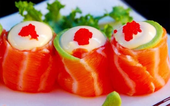   مصر اليوم - كانبيه السلمون والأفوكادو