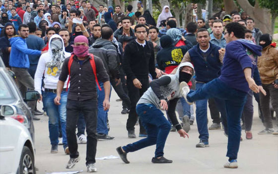   مصر اليوم - اعتقال طالب في سوهاج يحرض على الجيش عبر الـفيس بوك