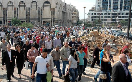   مصر اليوم - الركام والدمار بأنتظار أول العائدين إلى حمص القديمة