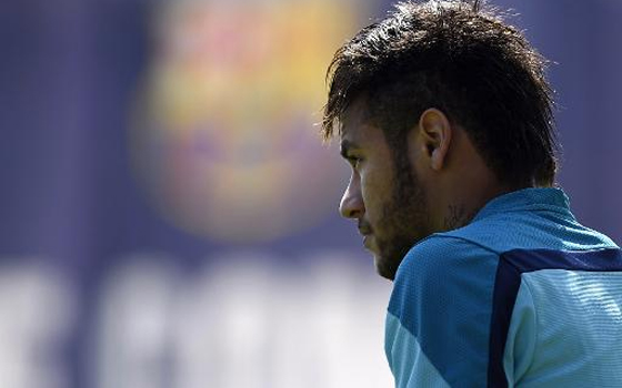   مصر اليوم - نيمار وبيكيه والبا يحصلون على الضوء الأخضر للمشاركة أمام أتلتيكو