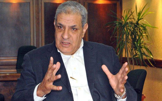   مصر اليوم - محلب يتابع سير الانتخابات الرئاسيّة من غرفة عمليّات مجلس الوزراء