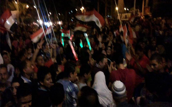   مصر اليوم - أنصار السيسي في بورسعيد يحتفلون بنتائج فرز الانتخابات الرئاسية