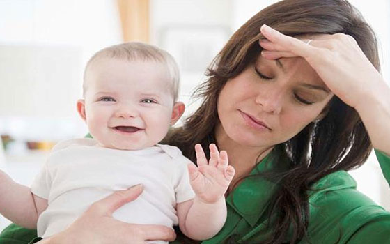   مصر اليوم - الأم قد تتعرض لاكتئاب ما بعد الحمل بعد مرور 4 أعوام