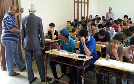   مصر اليوم - اليوم الثاني لإمتحانات الدبلومات الفنيَّة في السويس لم يسجل أي شكوى