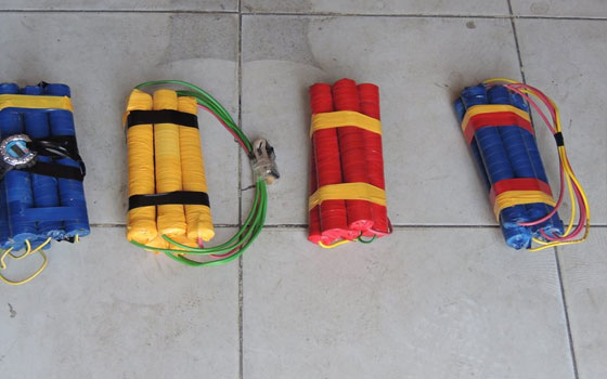   مصر اليوم - مديريّة أمن بورسعيد تضبط 4 هياكل لقنابل بدائية الصنع