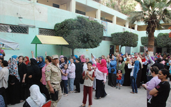   مصر اليوم - ضعف الإقبال في اليوم الأول من الانتخابات الرئاسيّة يطرق ناقوس الخطر لدى التيار المدني