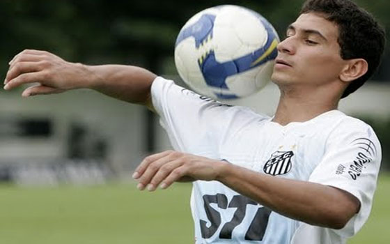   مصر اليوم - فريق النصر الإماراتي يُنافس أنديَّة إيطاليَّة للظفر بتوقيع البرازيلي غانزو