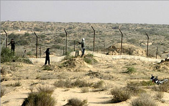 مصر اليوم - إحباط 71محاولة للتسلل عبر الحدود إلى ليبيا في مطروح