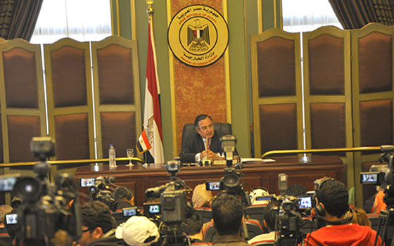   مصر اليوم - فهمي يدعو المجتمع الدُّولي إلى التَّضامن لمواجهة الإرهاب عبر السِّياسات الدُّوليَّة