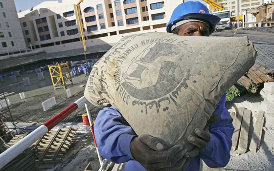   مصر اليوم - ثلاثة أسعار لطن الإسمنت في مصر تتراوح بين490 و850 جنيهاً والأغلى أصحابها أجانب