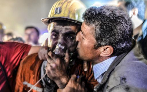   مصر اليوم - حصيلة أنفجار تلاه حريق في منجم للفحم في غرب تركيا ترتفع إلى 201 قتيلاً