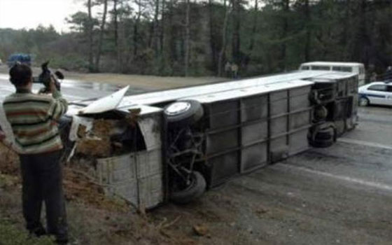 مصر اليوم - إصابة عشرين طالبًا في حادث مروري في الجزائر