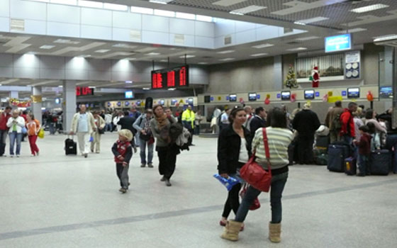   مصر اليوم - الغردقة تستقبلُ 11 ألف سائح لقضاء إجازاتهم في منتجعاتها