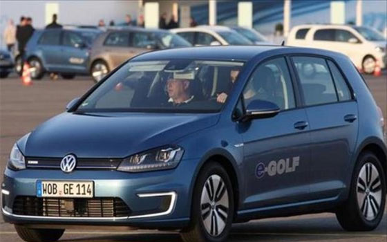   مصر اليوم - غولف بنسخة كهربائية من فولكس فاغن في الأسواق