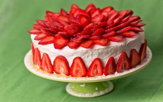   مصر اليوم - طريقة تحضير كيك الفراولة